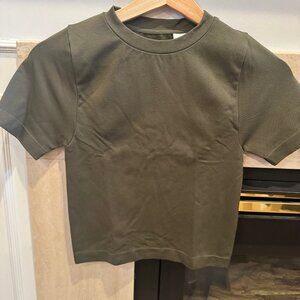 High neck cropped tshirt